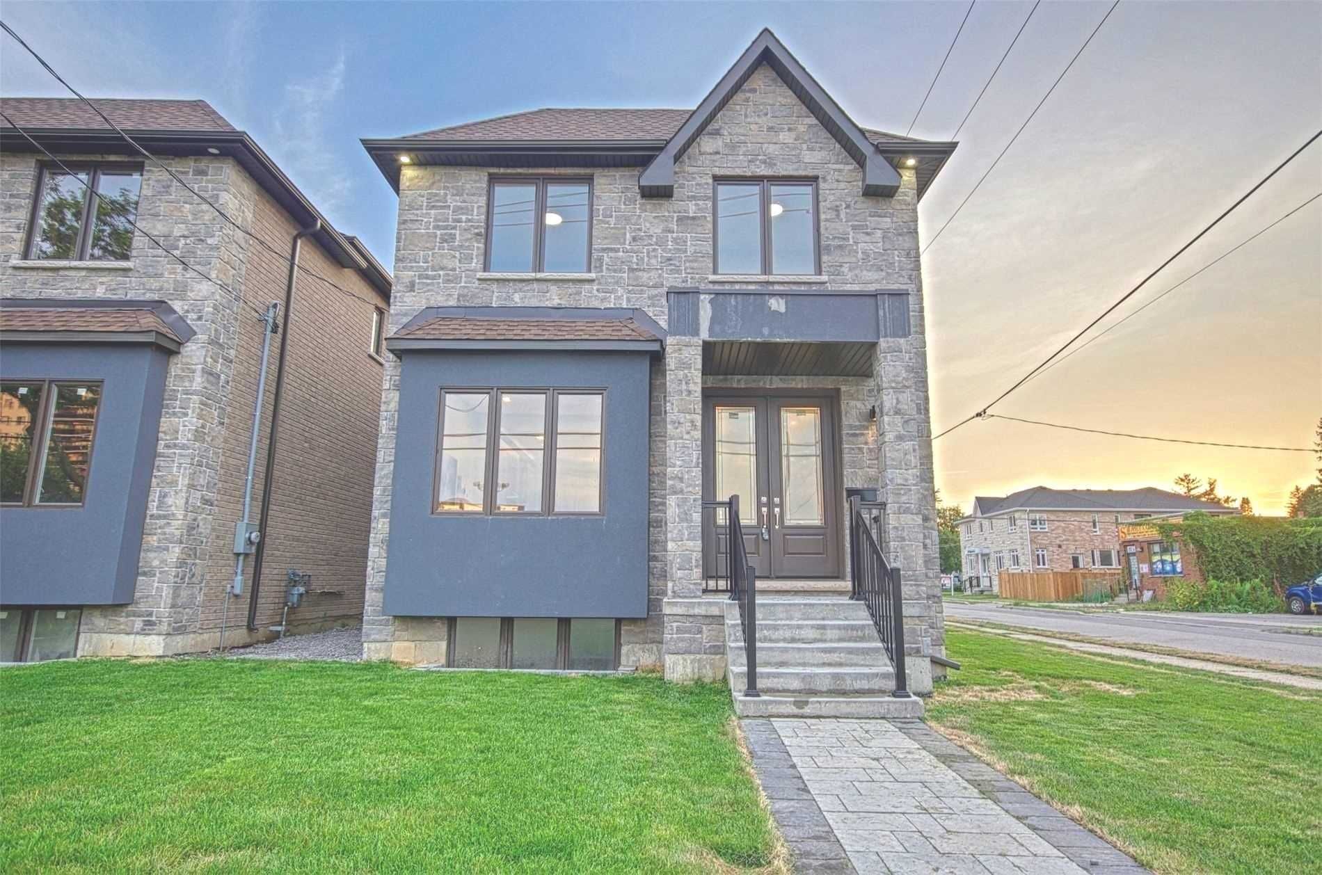 452 Midland Avenue in the Birchcliff area