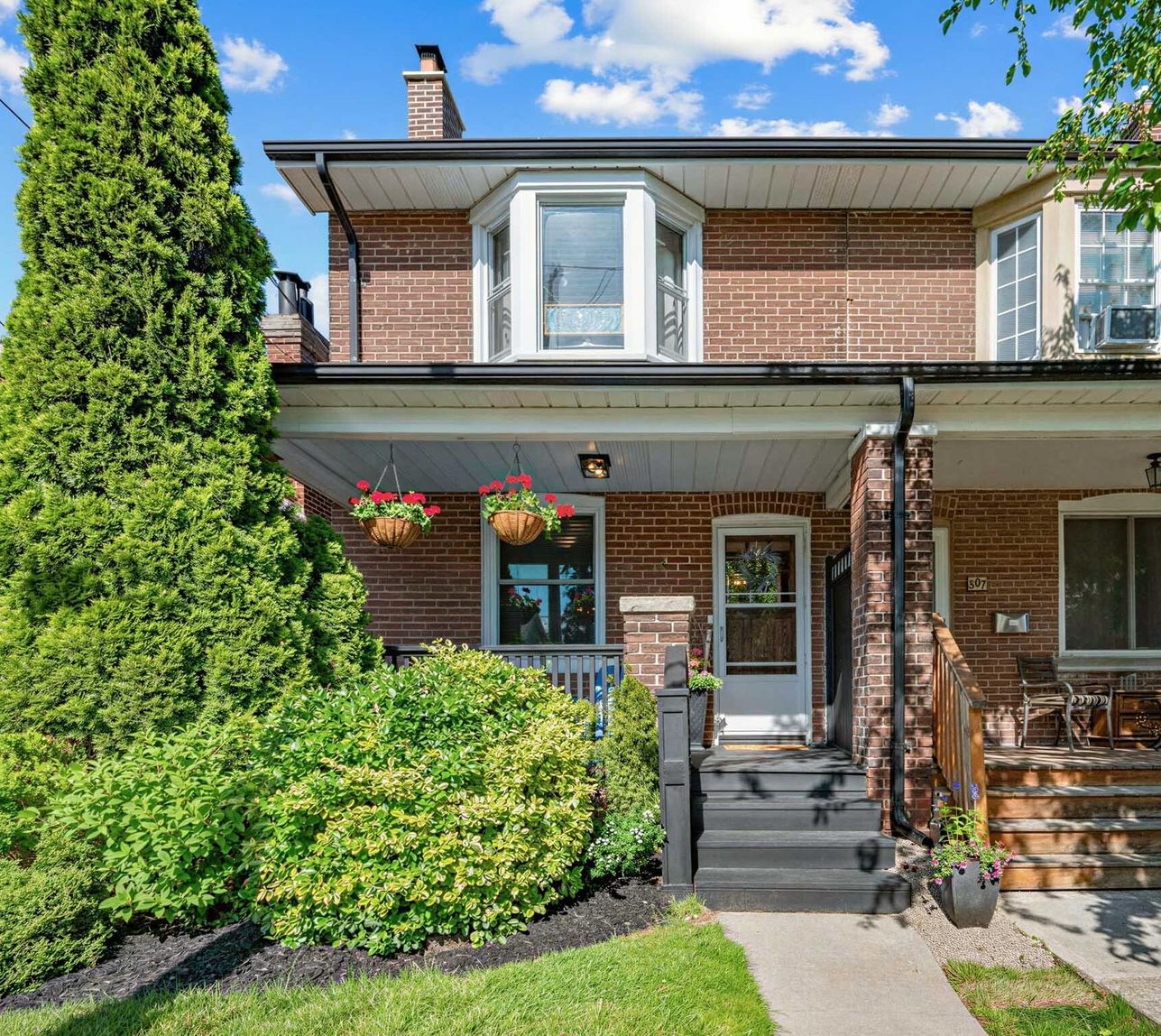 309 Chisholm Avenue in Woodbine-Lumsden
